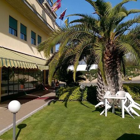 רומא Hotel Laurence מראה חיצוני תמונה