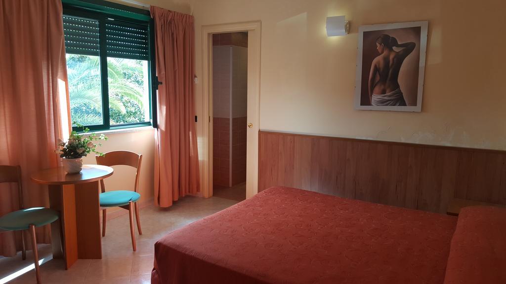 רומא Hotel Laurence מראה חיצוני תמונה