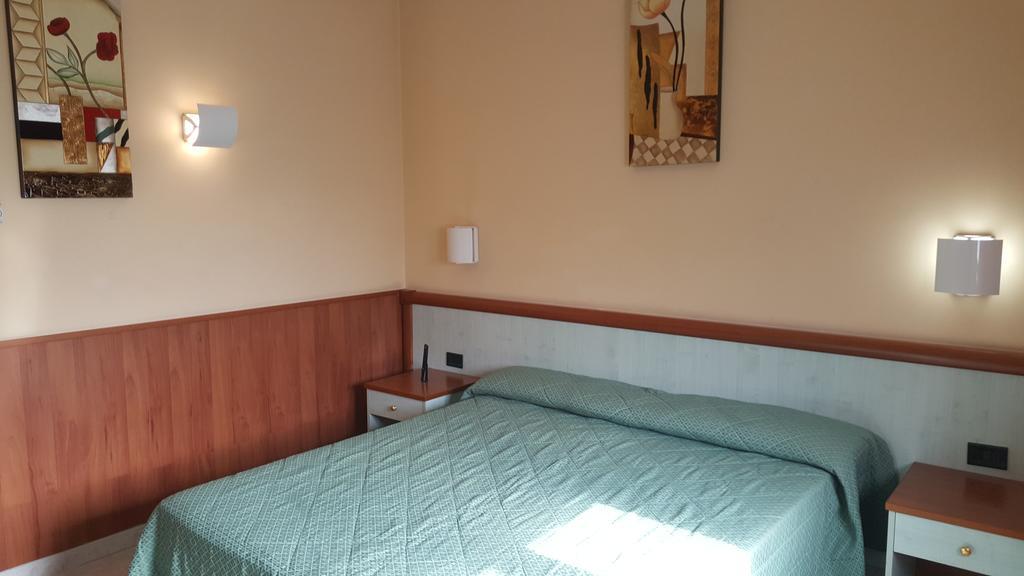 רומא Hotel Laurence מראה חיצוני תמונה