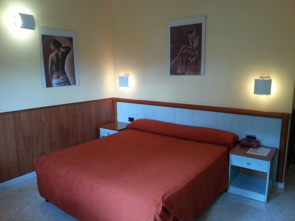 רומא Hotel Laurence מראה חיצוני תמונה