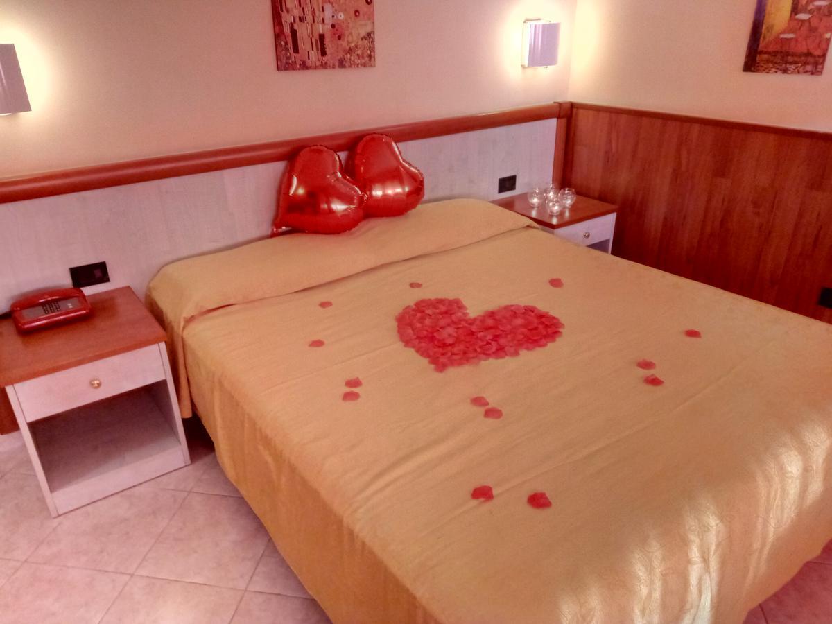 רומא Hotel Laurence מראה חיצוני תמונה