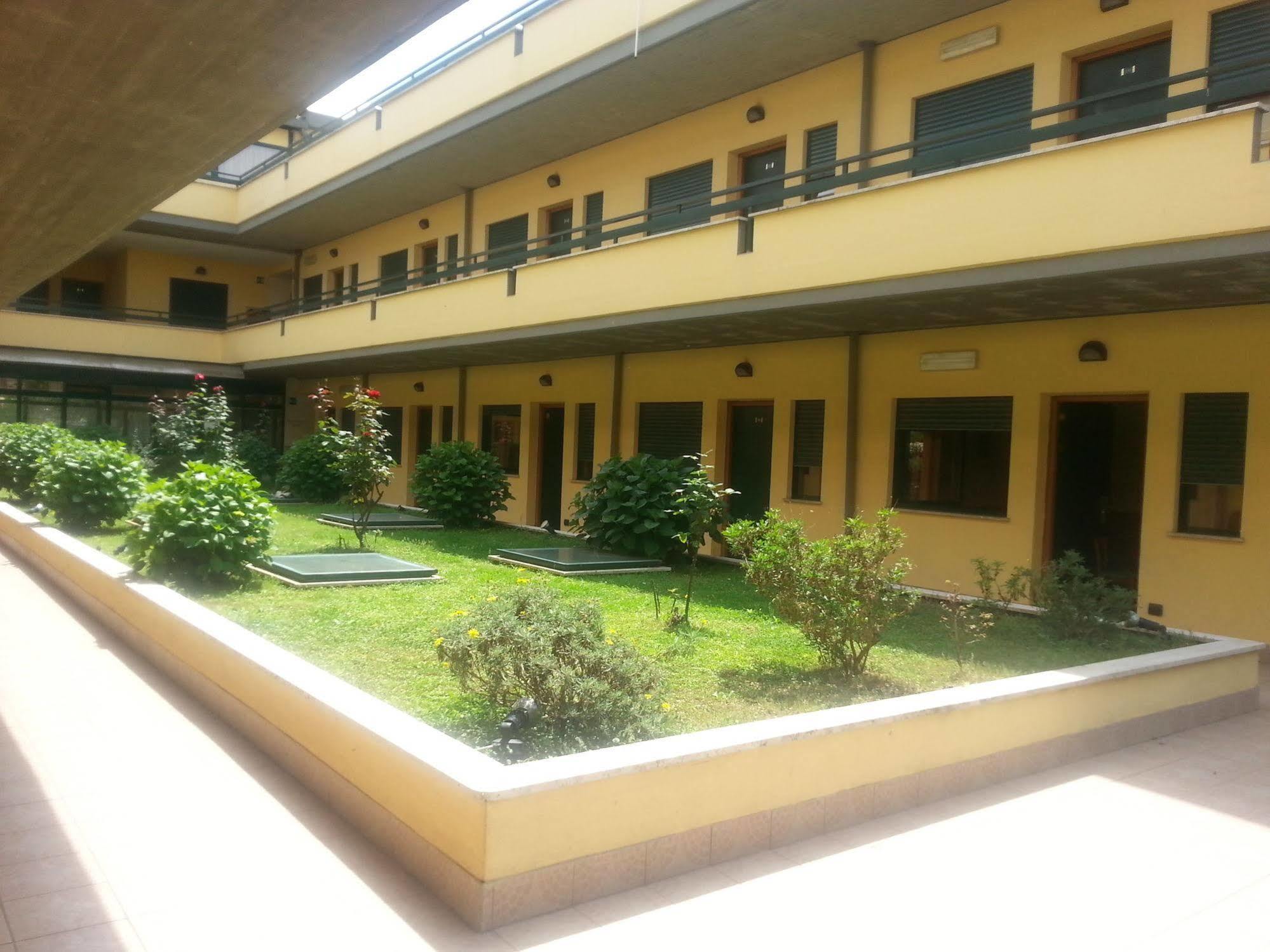 רומא Hotel Laurence מראה חיצוני תמונה