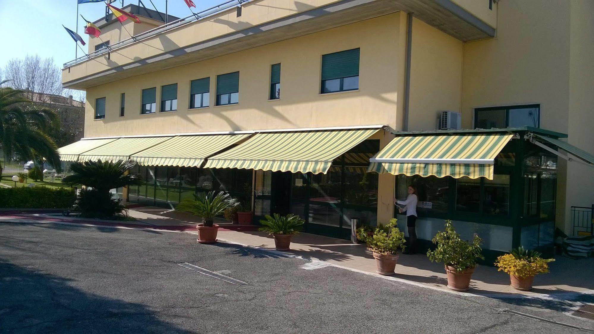 רומא Hotel Laurence מראה חיצוני תמונה