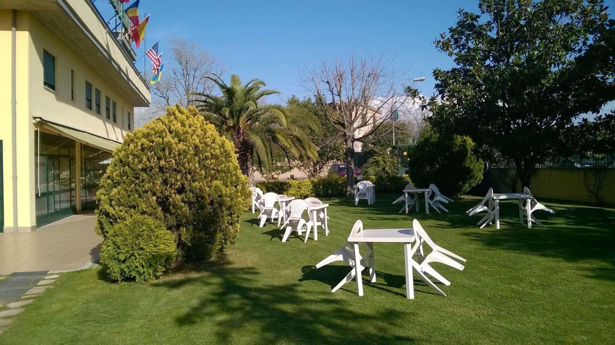 רומא Hotel Laurence מראה חיצוני תמונה